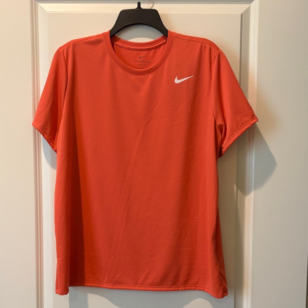 NWT Nike Tee